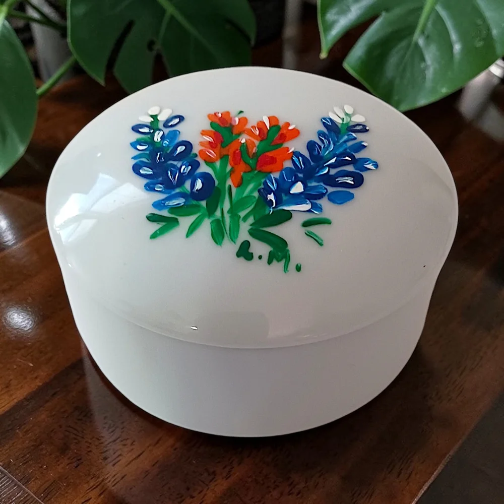 Vintage Hand Painted Floral Trinket Dish Box Lidded‎ Porcelain Lady Bird Johnson